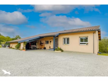 vente maison 7 pièces 161 m² à montjoie-en-couserans (09200)  265 000 €