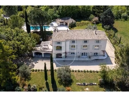 mas avec piscine et grand terrain à vendre dans le luberon
