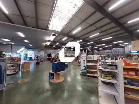 location local d’activités trappes 78190 3120m²