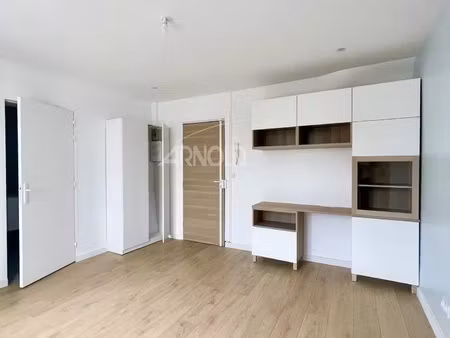 a louer - studio 20 m² - place zola