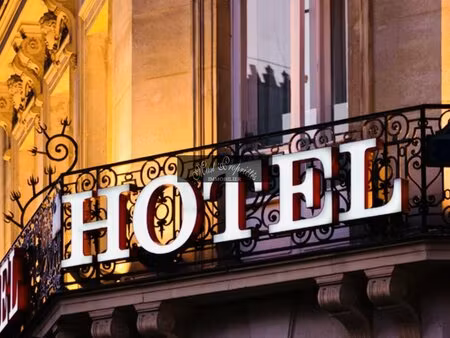 hôtel de 1500 m2.