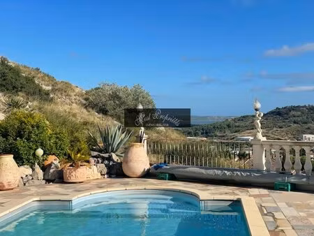 villa avec vue panoramique.
