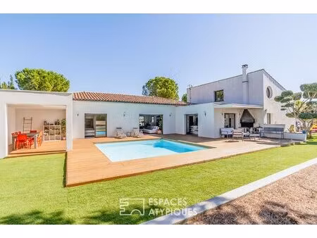 villa de plain-pied avec piscine avec appartement indépendant et terrain constructible