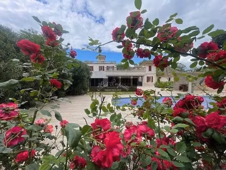 propriete sur 2 8 hectares.