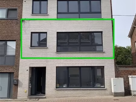 appartement op de 1ste verdieping met 2 slaapkamers