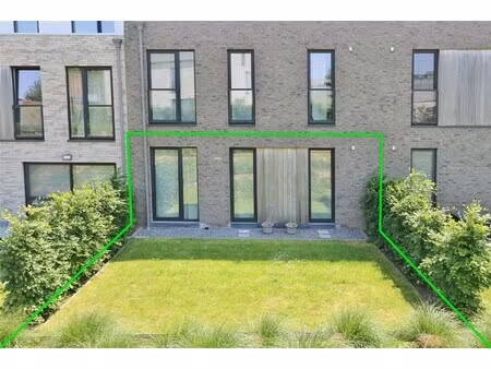 gelijkvloersappartement met 2 slaapkamers  tuin en staanplaats