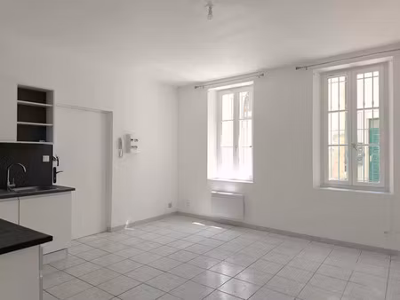 location appartement 2 pièces 39 m² à narbonne (11100)