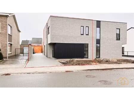 moderne nieuwbouw met tuin en 3slk