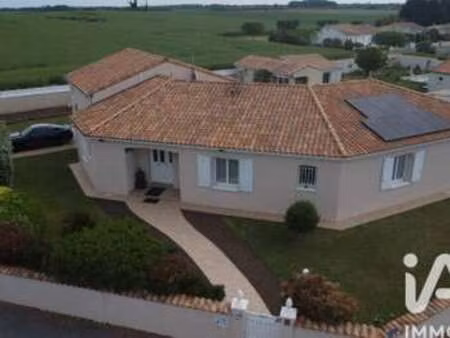 vente maison à saint-romain-de-benet (17600) : à vendre / 187m² saint-romain-de-benet