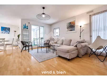 reims centre -- appartement f4 de 93 m2 avec parking et balco