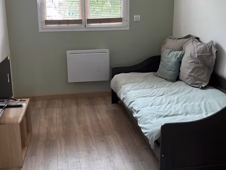 a louer - studio 23 m2 meuble - excellent etat