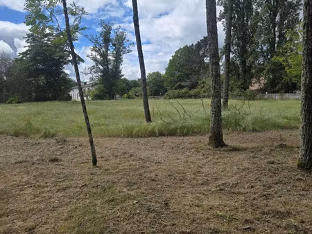 terrain à bâtir de 650 m² à landiras (33)