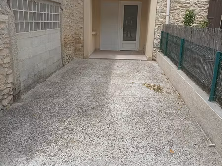 joli t2 a louer à entrechaux