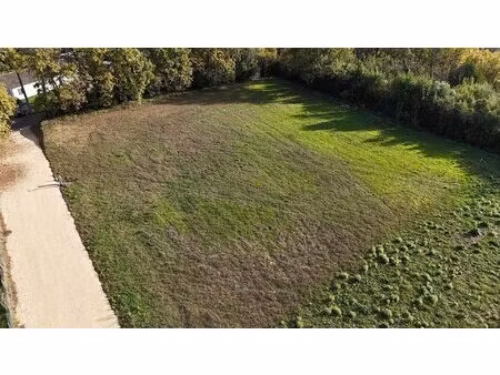 magnifique terrain à bâtir de plus de 1600m²