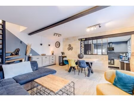 charmante maison en pierre rénovée dans le centre de créon