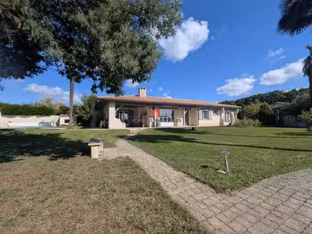 maison plain pied 4 chambres jardin garage piscine