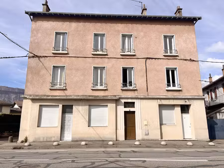 vente appartement 3 pièces 84m2 saint-martin-d'hères 38400 - 110000 € - surface privée