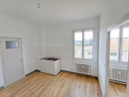 vente appartement aubenas 07200 - - surface privée