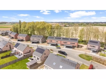 huis te koop in neerwaasten met 3 slaapkamers