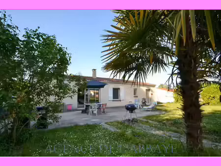 vente maison brives-sur-charente 17800 - - surface privée