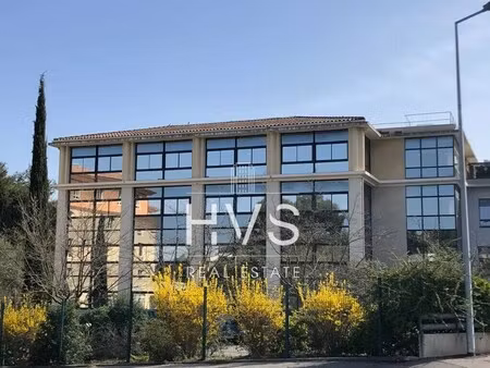location bureaux 305 m²