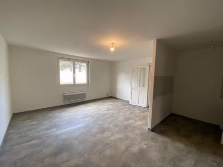location appartement 2 pièces  43.86m²  la ménitré