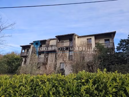 a vendre 31510 barbazan- ancien hôtel à rénover totalement de 729 m2 sur parcelle de 2520.