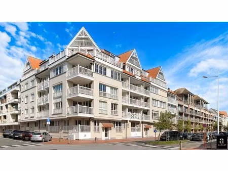 appartement te koop in knokke-heist met 3 slaapkamers