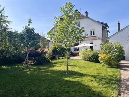 charmante maison à gueugnon dans un environnement calme et verdoyant