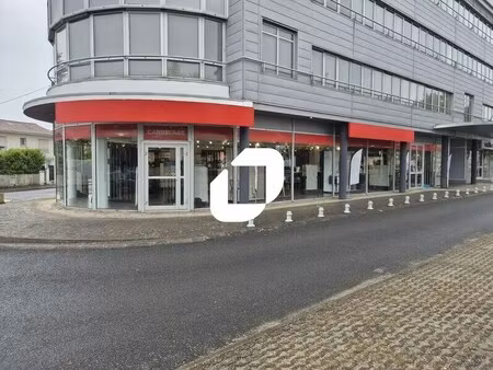 location commerce merignac 33700 260m²