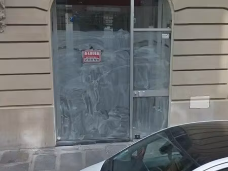 location commerce paris 75008 60m²