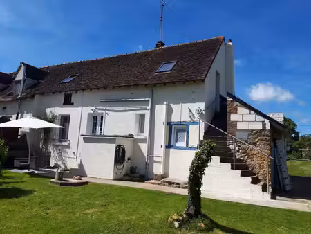 maison avec vue sur la campagne