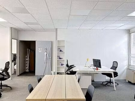 location bureaux et commerces à lyon 7e (69007) : à louer / 24m² lyon 7e