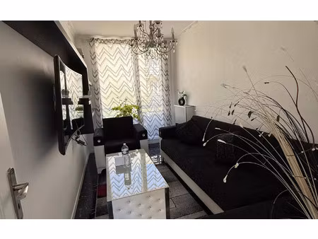 location appartement  m² t-2 à aubervilliers  850 €
