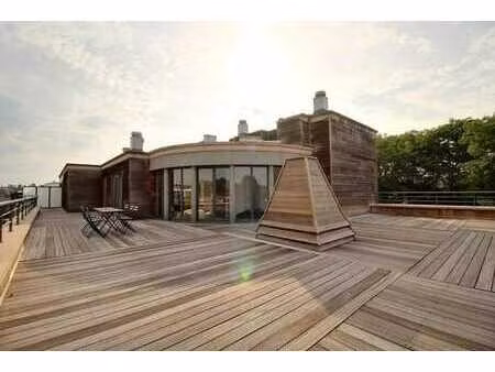 appartement rénové et meublé avec terrasse