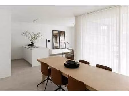 lichtrijk recent instapklaar appartement met 2 slaapkamer...