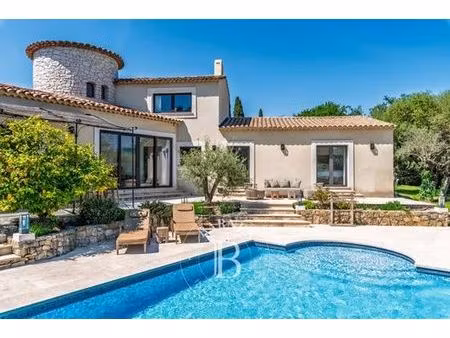 villa de luxe de 7 pièces en location opio  france
