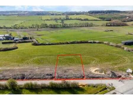 terrain à bâtir avec vue dégagée et orientation idéale