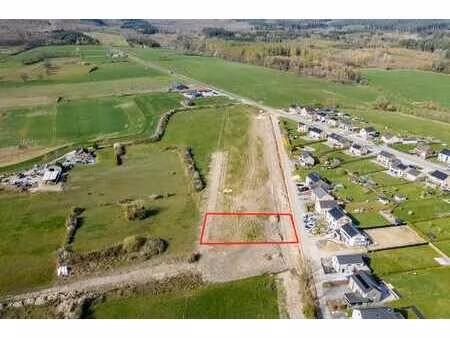 terrain à bâtir avec vue dégagée et orientation idéale