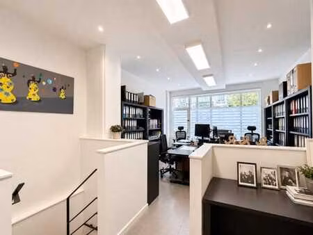 ! new ! en parfait état - bureau/commerce de 100m²