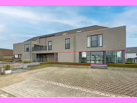kantoorruimte 188 m² gelegen langs de rijksweg te zulte