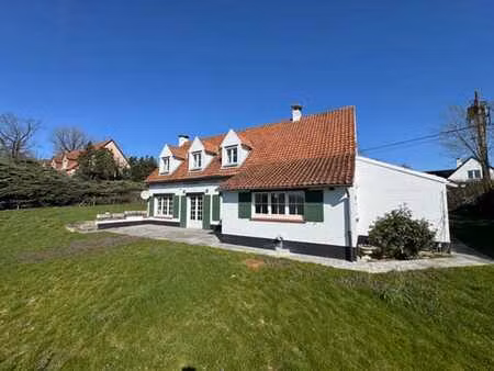 charmante maison style fermette dans un cadre verdoyant