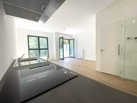lumineux studio - papeteries de genval- neuf - splendide vue