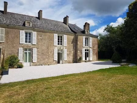 location maison meublé à saint-étienne-de-montluc (44360) : à louer meublé / 210m² saint-é
