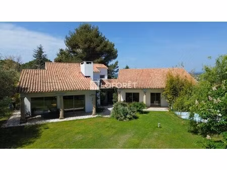 maison de luxe à louer à montpellier