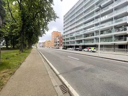 au calme  dans le quartier des vennes