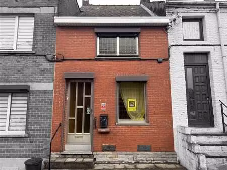 maison à rénover + cour