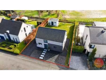 villa 4 façades (2020)  3 chambres  jardin  parking  peb : c