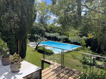villa de luxe à vendre dans le quartier camplanier
