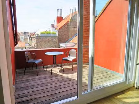 penthouse meublé 2ch + terrasse